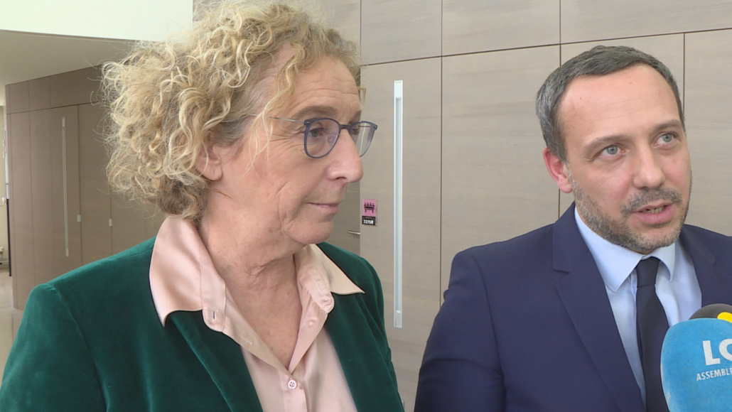 Couverture : Deuil parental : le gouvernement veut faire de la France "un exemple en Europe" Couverture : Deuil parental : le gouvernement veut faire de la France "un exemple en Europe"