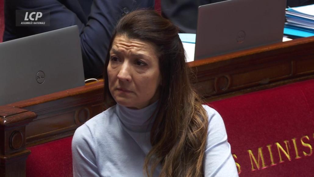 La secrétaire d'Etat à la Citoyenneté, Sabrina Agresti-Roubache, dans l'hémicycle le 13 février 2024.