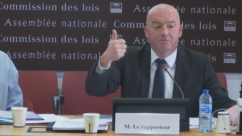 Couverture : Faut-il plafonner la rémunération des hauts fonctionnaires ? Couverture : Faut-il plafonner la rémunération des hauts fonctionnaires ?