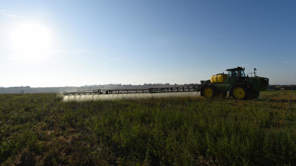 Le glyphosate n'est pas encore interdit en France AFP Le glyphosate n'est pas encore interdit en France AFP