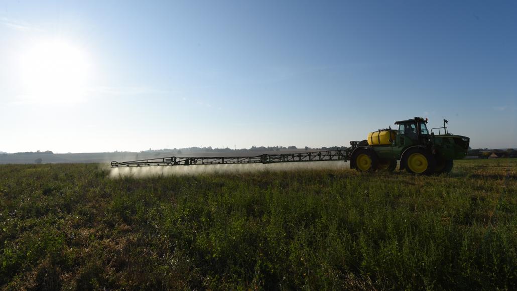 Le glyphosate n'est pas encore interdit en France AFP