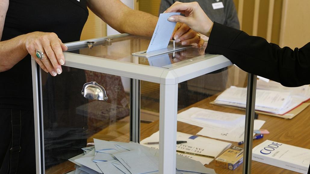 Urne de vote lors du second tour des élections présidentielles françaises, 6 mai 2007. Crédits photo : Wikipédia (licence Creative Commons)