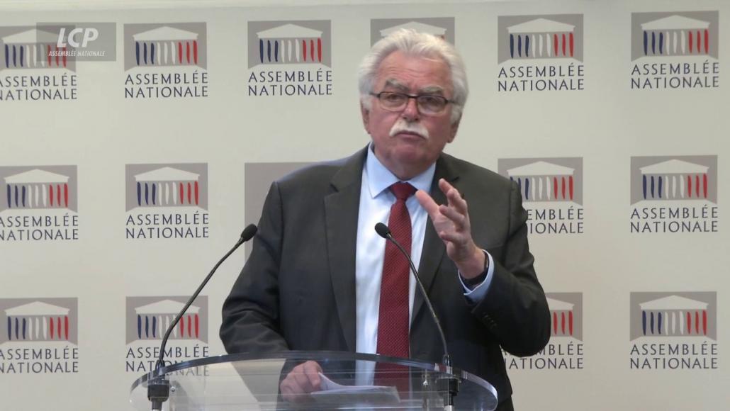 André Chassaigne, député communiste et président du groupe parlementaire "Gauche démocrate et républicaine" à l'Assemblée nationale lors d'une conférence de presse, mardi 11 avril 2023.