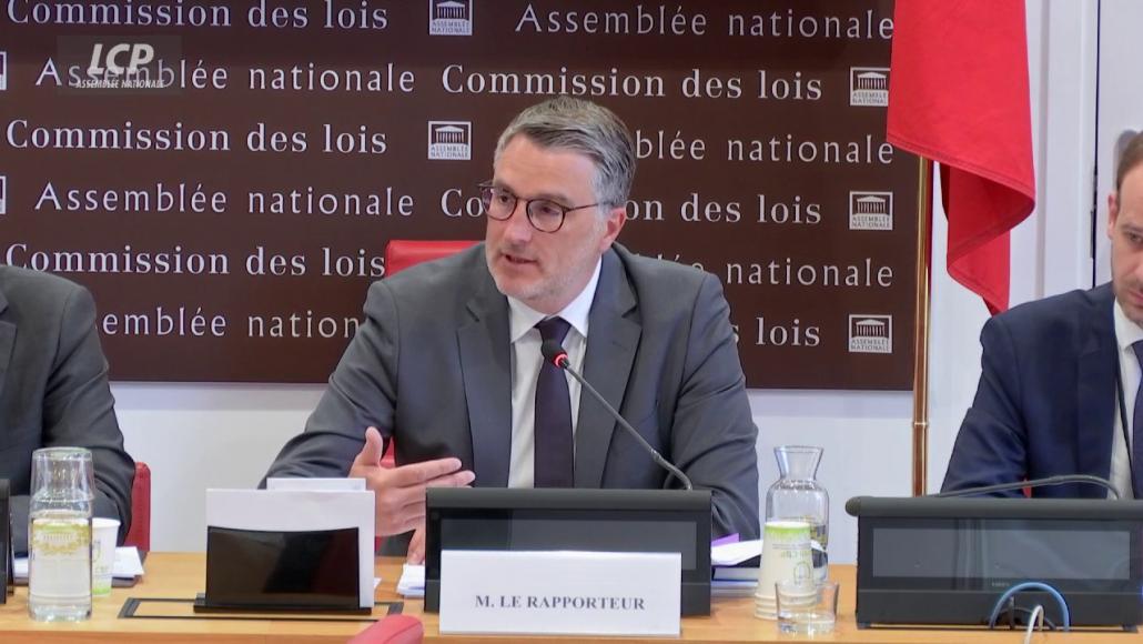 Commission d'enquête sur les manifestations violentes : Florent Boudié présente la demande de commission d'enquête