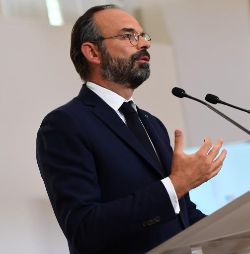 Dossier Covid-19, un virus en politique