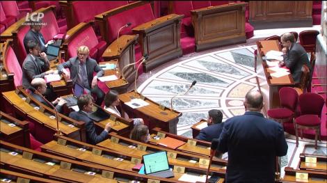 Photo de l'hémicycle le 3 juin 2020, avec Jérôme Lambert de dos et Marc Fesneau