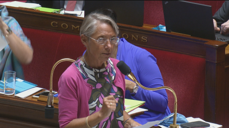 Elisabeth Borne dans l'hémicycle durant l'examen du texte sur l'inclusion économique, le 15 septembre 2020 Elisabeth Borne dans l'hémicycle durant l'examen du texte sur l'inclusion économique, le 15 septembre 2020