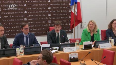 Sacha Houlié et Danielle Simonnet, à l'Assemblée nationale, le 16/11/2022. (LCP)