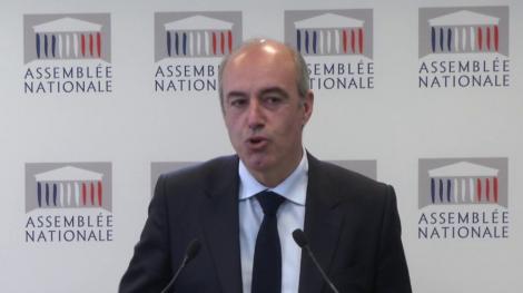 Le président du groupe Les Républicains Olivier Marleix en conférence de presse, le 11 avril 2023 à l'Assemblée nationale.