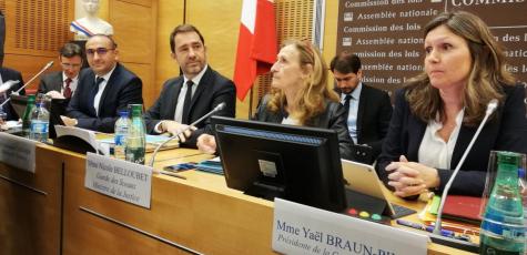 Audition de Laurent Nuñez, Christophe Castaner et Nicole Belloubet par la commission des lois, présidée par Yaël Braun-Pivet (de gauche à droite) - © E. Mondin-Gava/LCP