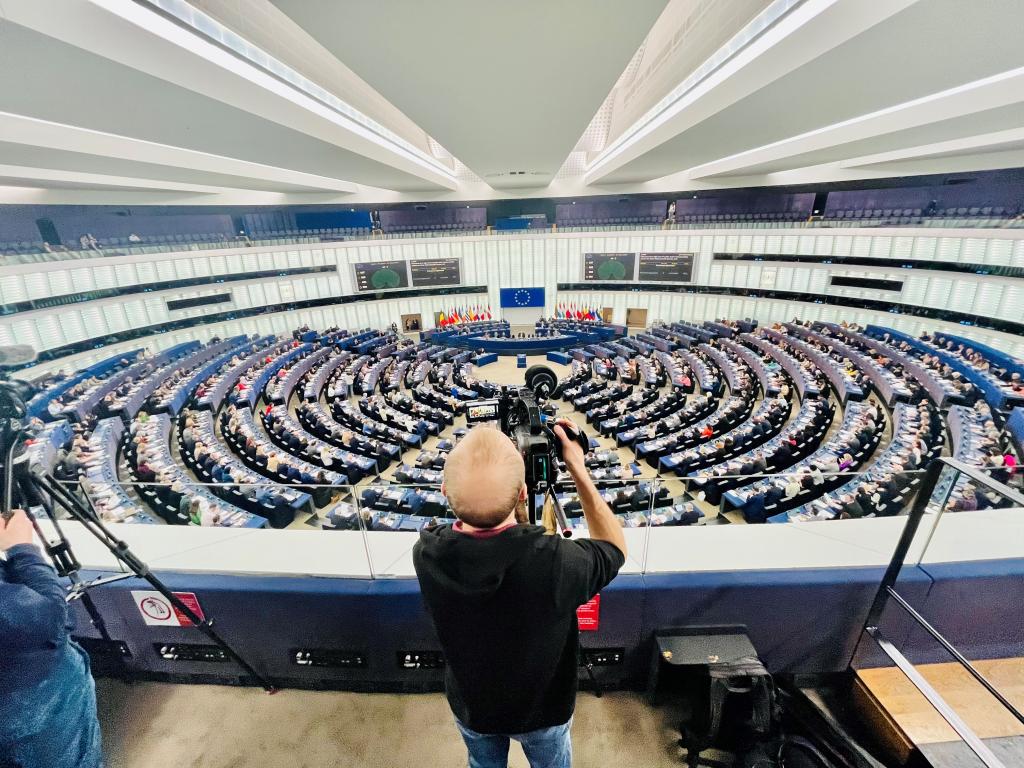 LCP LE MAG-Plongée au coeur du parlement européen